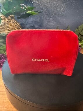 NWOT Chanel Beaute Red Velvet Cosmetic Pouch